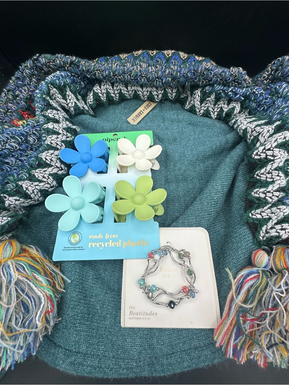 NWT Boutique like Lot with CoCo+Carmen 2 pc Shawl & Scarf, Bracelet & Claw Clips